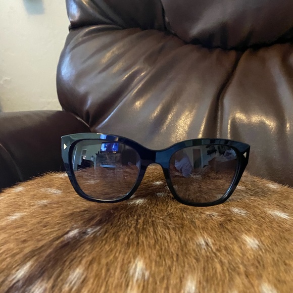 Prada Subglasses - Picture 3 of 6